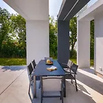 Mariva Villa