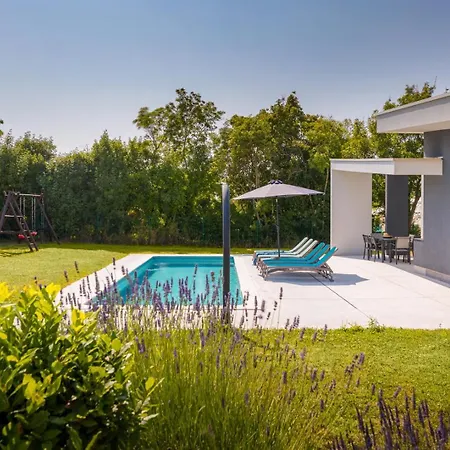 فيلة Mariva Žminj